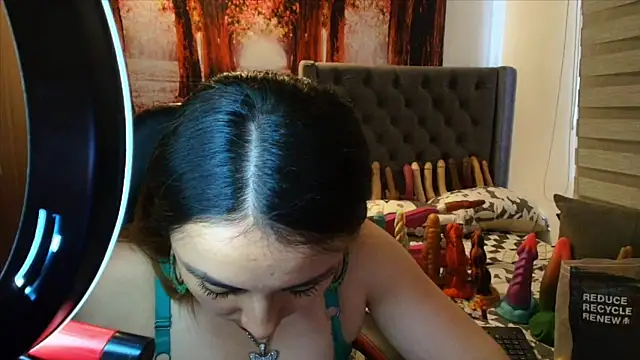 Snapshot of sofia23dirty chatting on April 19, 2026, 8:11 pm sofia23dirty online show from April 19, 2026, 8:11 pm