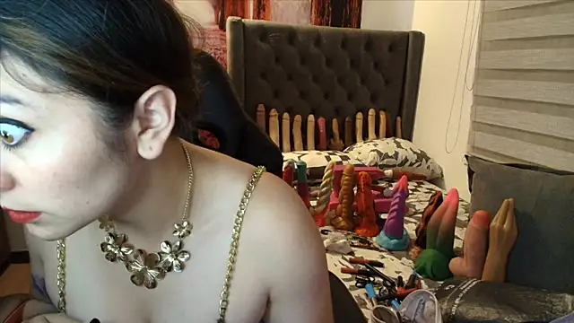 Snapshot of sofia23dirty chatting on April 29, 2026, 10:27 pm sofia23dirty online show from April 29, 2026, 10:27 pm