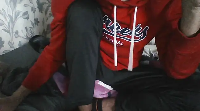 Snapshot of Kize69 chatting on February 9, 2025, 8:11 am Kize69 online show from February 9, 2025, 8:11 am