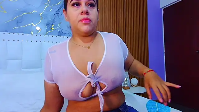 IrresistibleMilf online show from January 27, 2025, 12:05 pm