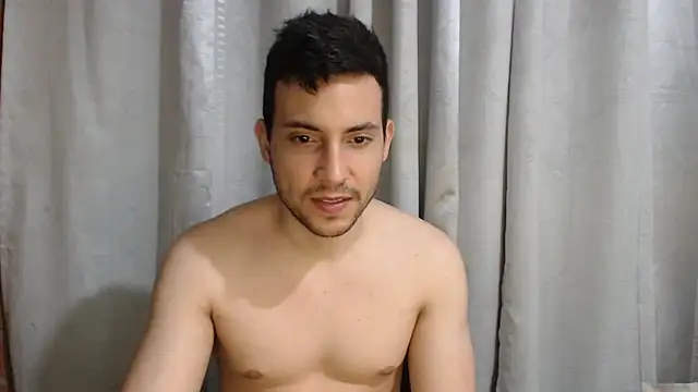 Snapshot of Armando_2002 chatting on March 15, 2025, 3:40 am Armando 2002 online show from March 15, 2025, 3:40 am