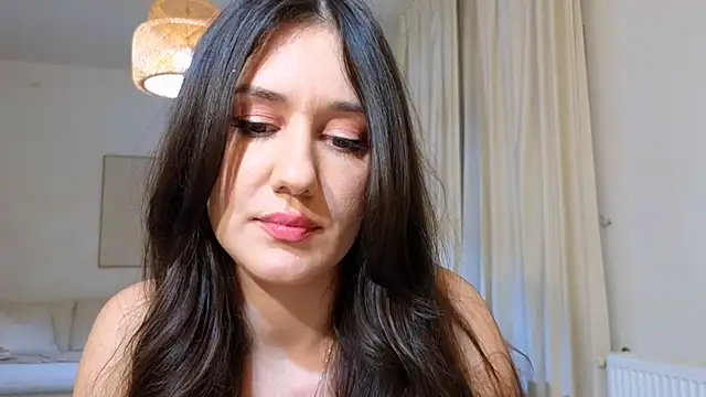 diamond desiree online show from February 4, 2025, 1:45 am