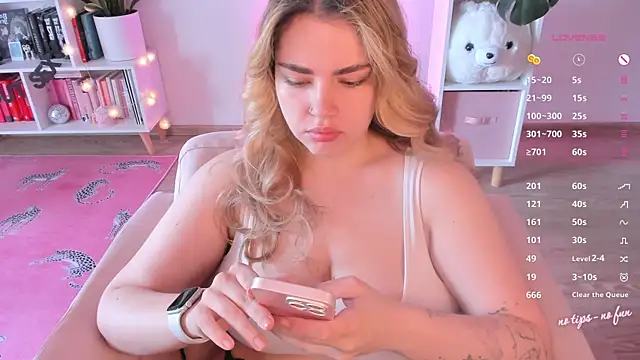 Snapshot of pussy-kattt chatting on July 10, 2026, 9:01 am pussy-kattt online show from July 10, 2026, 9:01 am