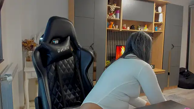 Claire95  online show from February 26, 2026, 6:56 am