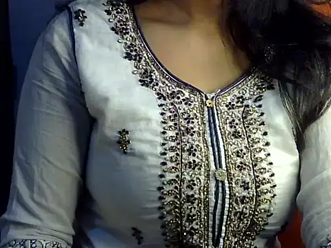 Snapshot of SiaraSiyA chatting on May 8, 2026, 5:18 pm SiaraSiyA online show from May 8, 2026, 5:18 pm