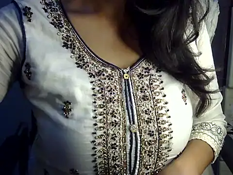 Snapshot of SiaraSiyA chatting on May 13, 2026, 5:21 pm SiaraSiyA online show from May 13, 2026, 5:21 pm