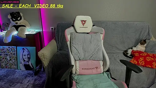 SandyChris online show from December 9, 2024, 3:11 pm