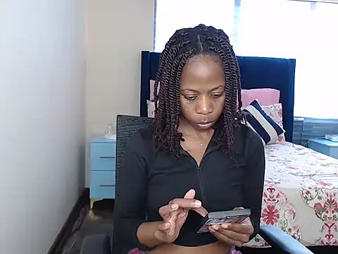 QUEENMANDYY online show from May 26, 2026, 6:31 am