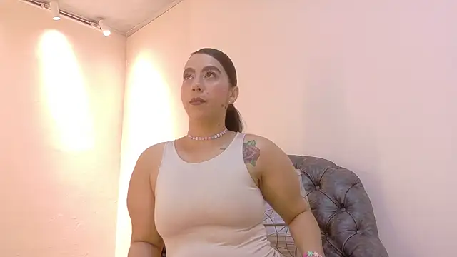 Snapshot of niky_smit chatting on November 7, 2025, 10:37 am niky smit online show from November 7, 2025, 10:37 am