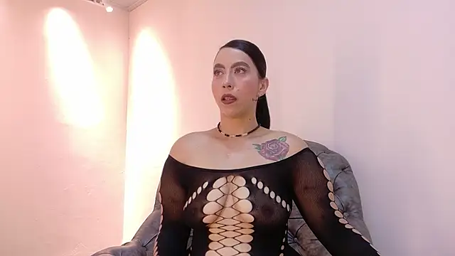 Snapshot of niky_smit chatting on November 8, 2025, 10:48 am niky smit online show from November 8, 2025, 10:48 am