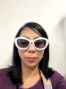 Snapshot of niky_smit chatting on December 5, 2025, 2:47 pm niky smit online show from December 5, 2025, 2:47 pm