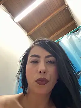 Snapshot of niky_smit chatting on December 19, 2025, 10:44 am niky smit online show from December 19, 2025, 10:44 am