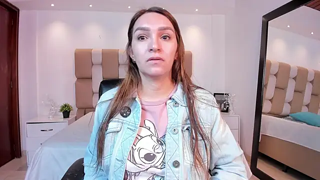 miataylorr1 online show from November 15, 2025, 12:56 pm