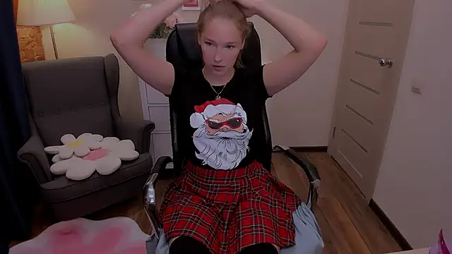  fiona Love online show from November 11, 2025, 8:20 pm