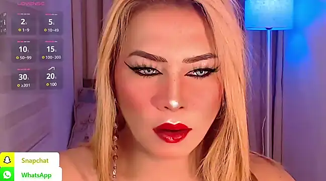 QUEEN GIAMOORE69 online show from January 3, 2025, 6:14 pm