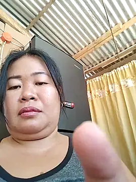 Snapshot of lickmepussy21 chatting on May 4, 2026, 2:29 am lickmepussy21 online show from May 4, 2026, 2:29 am