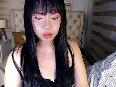 RebecaNextToYou online show from February 8, 2026, 4:32 pm