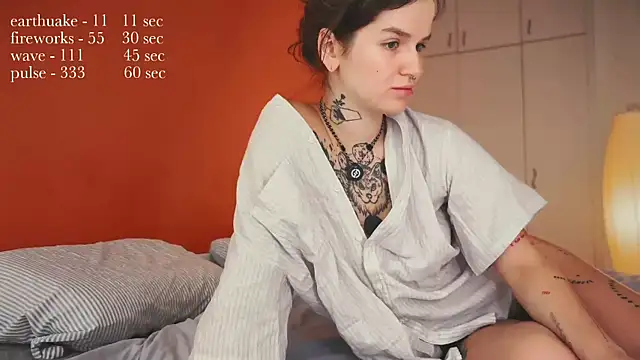 Snapshot of bbambi_ chatting on May 17, 2026, 10:33 am bbambi online show from May 17, 2026, 10:33 am