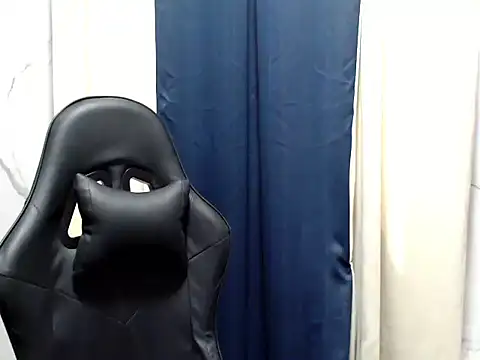 Snapshot of _Bellatrixy_ chatting on April 11, 2026, 12:59 am Bellatrixy online show from April 11, 2026, 12:59 am