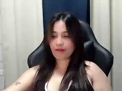 Snapshot of _Bellatrixy_ chatting on April 16, 2026, 3:24 pm Bellatrixy online show from April 16, 2026, 3:24 pm