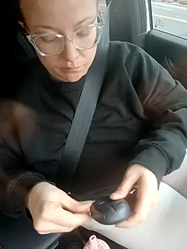 julimonroe online show from February 19, 2025, 4:22 pm