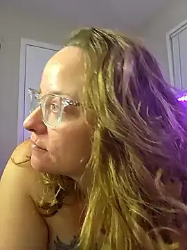 julimonroe online show from February 28, 2025, 5:59 am