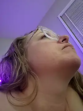 julimonroe online show from March 7, 2025, 6:13 am