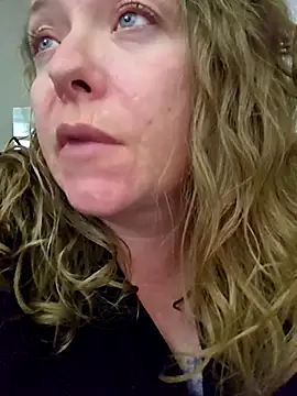 julimonroe online show from March 12, 2025, 1:03 am