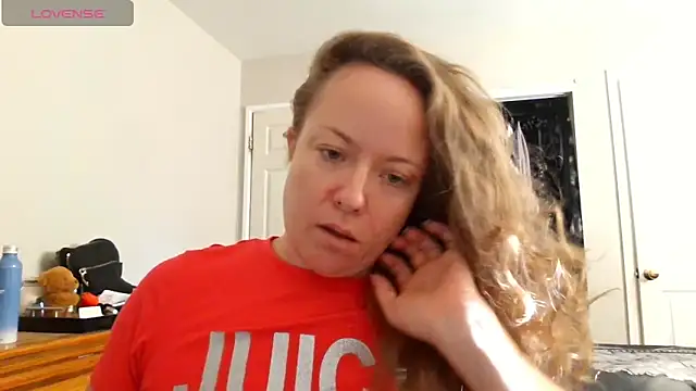 julimonroe online show from September 23, 2025, 2:53 pm