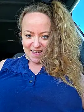 julimonroe online show from April 18, 2026, 8:09 pm