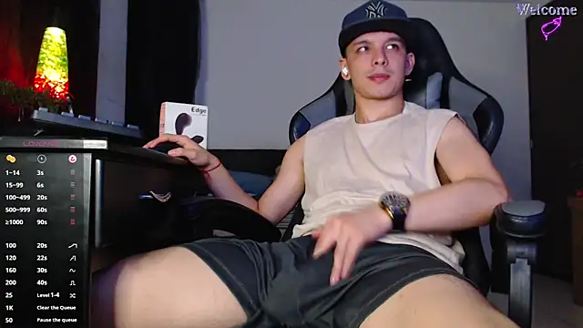Snapshot of Angel-Twink chatting on February 18, 2026, 3:24 am Angel-Twink online show from February 18, 2026, 3:24 am