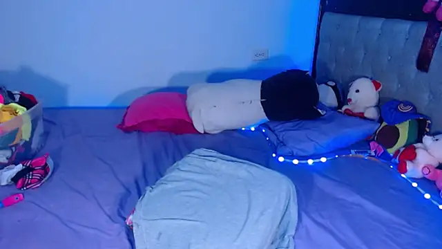 Pamelanicole online show from November 22, 2025, 2:43 am