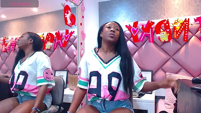 Snapshot of DanielaDuff chatting on September 27, 2025, 7:52 pm DanielaDuff online show from September 27, 2025, 7:52 pm