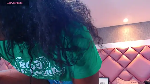 Snapshot of DanielaDuff chatting on November 21, 2025, 7:45 pm DanielaDuff online show from November 21, 2025, 7:45 pm