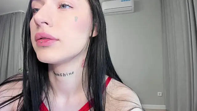 JenniferQueen11 online show from October 30, 2025, 1:01 pm