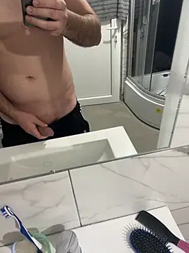 Vld121 online show from February 5, 2025, 7:31 pm