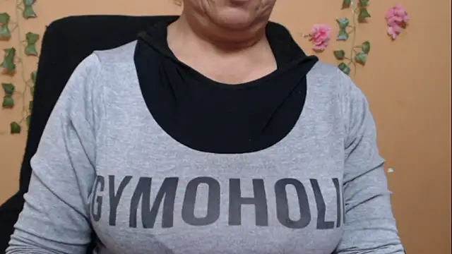 Snapshot of Hellensextits chatting on January 3, 2025, 10:08 pm Hellensextits online show from January 3, 2025, 10:08 pm