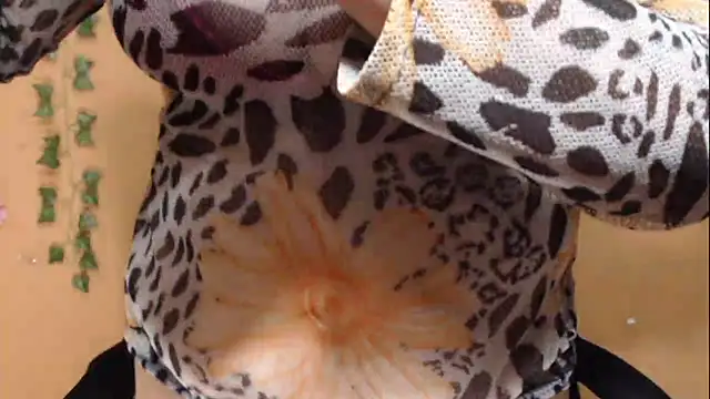 Snapshot of Hellensextits chatting on January 11, 2025, 10:29 am Hellensextits online show from January 11, 2025, 10:29 am