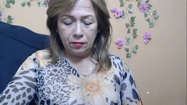 Snapshot of Hellensextits chatting on January 31, 2025, 3:52 am Hellensextits online show from January 31, 2025, 3:52 am