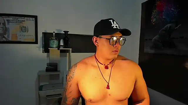 Snapshot of Colton_Massif chatting on January 15, 2025, 9:35 am Colton Massif online show from January 15, 2025, 9:35 am