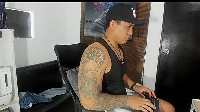 Snapshot of Colton_Massif chatting on January 29, 2025, 2:21 pm Colton Massif online show from January 29, 2025, 2:21 pm