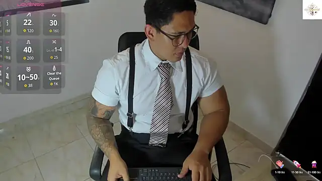 Snapshot of Colton_Massif chatting on November 2, 2025, 7:05 pm Colton Massif online show from November 2, 2025, 7:05 pm