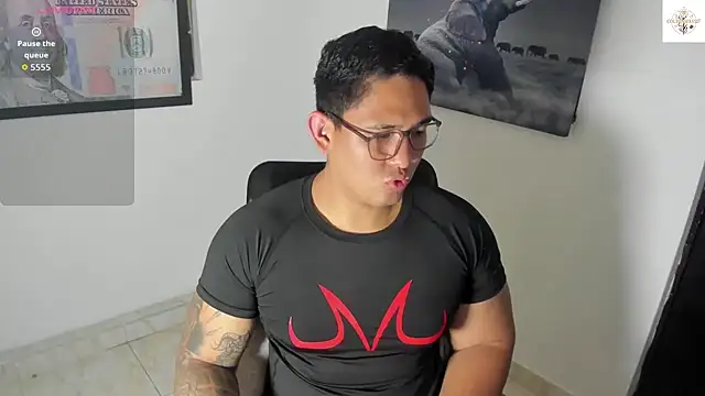 Snapshot of Colton_Massif chatting on November 4, 2025, 1:59 am Colton Massif online show from November 4, 2025, 1:59 am