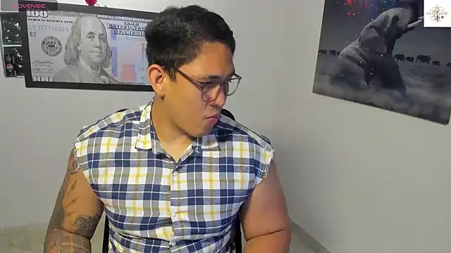 Snapshot of Colton_Massif chatting on November 13, 2025, 11:47 pm Colton Massif online show from November 13, 2025, 11:47 pm