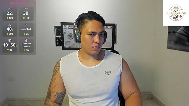 Snapshot of Colton_Massif chatting on November 27, 2025, 1:40 am Colton Massif online show from November 27, 2025, 1:40 am