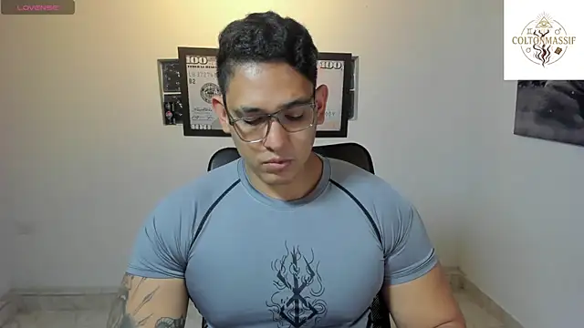 Snapshot of Colton_Massif chatting on November 30, 2025, 10:58 pm Colton Massif online show from November 30, 2025, 10:58 pm