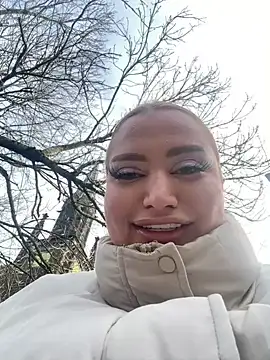 Snapshot of EmiliaPetrova chatting on December 24, 2024, 9:39 am EmiliaPetrova online show from December 24, 2024, 9:39 am