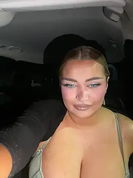 Snapshot of EmiliaPetrova chatting on March 19, 2025, 11:25 pm EmiliaPetrova online show from March 19, 2025, 11:25 pm