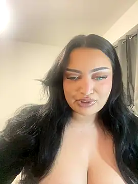 Snapshot of EmiliaPetrova chatting on October 18, 2025, 12:13 am EmiliaPetrova online show from October 18, 2025, 12:13 am