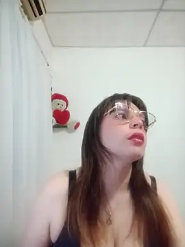 Snapshot of lorenitabella chatting on July 14, 2026, 8:30 am lorenitabella online show from July 14, 2026, 8:30 am